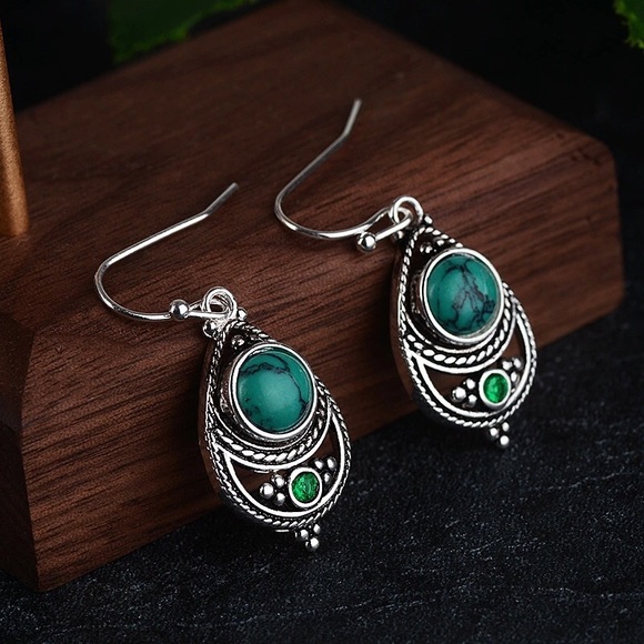 NEW 925 Silver Green Stone Boho Tribal Earrings - Picture 1 of 5